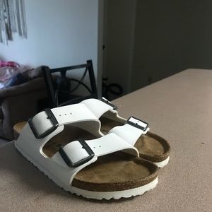 NWOT White Leather Birkenstocks